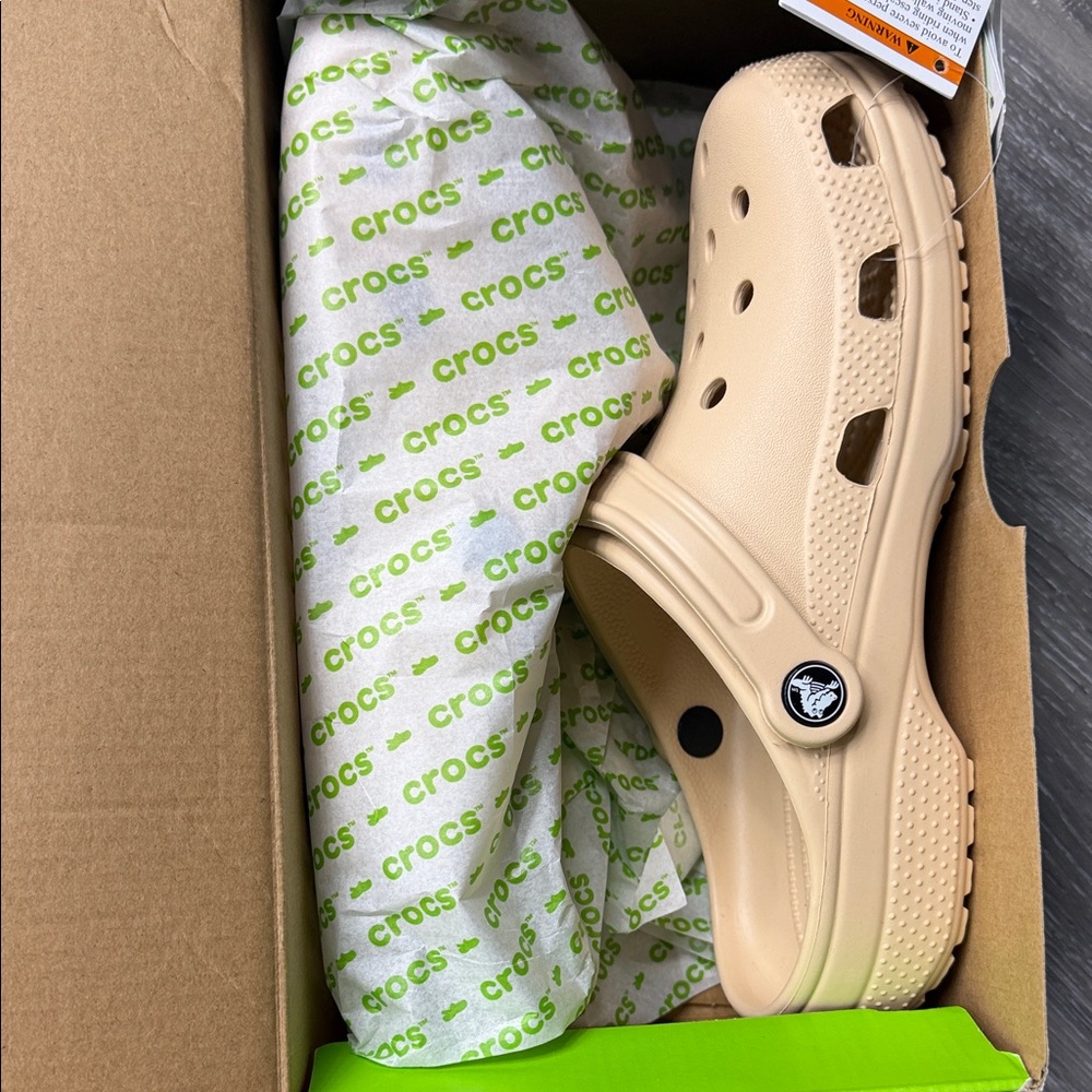 CROCS Kids Classic Clog in Beige Sand (shitake)